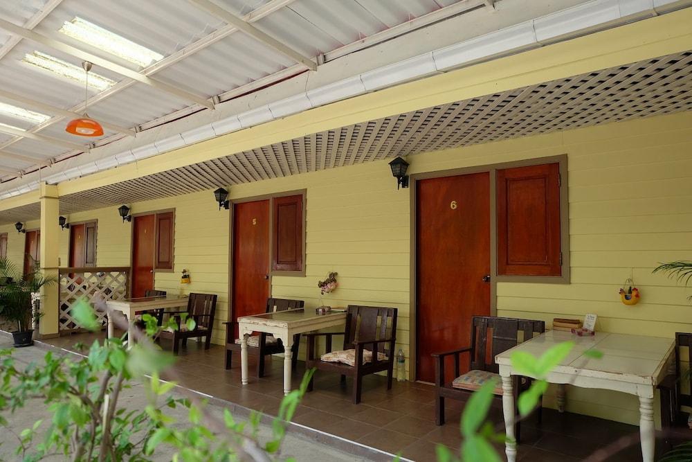 Steve Lady Hostel Bangkok Exterior photo