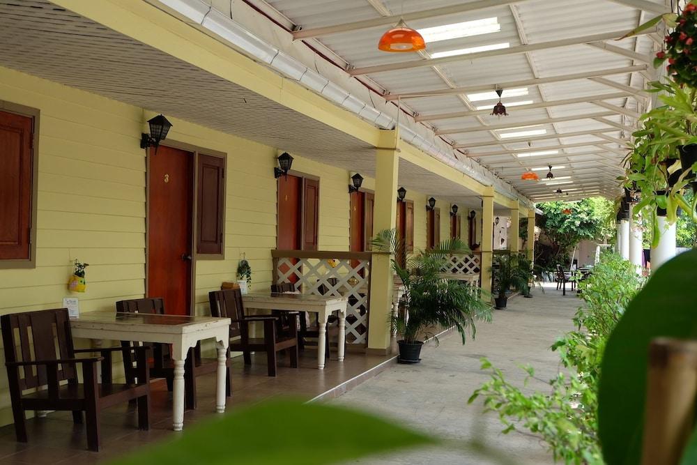 Steve Lady Hostel Bangkok Exterior photo