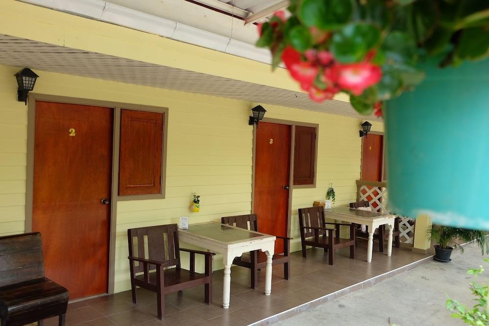 Steve Lady Hostel Bangkok Exterior photo