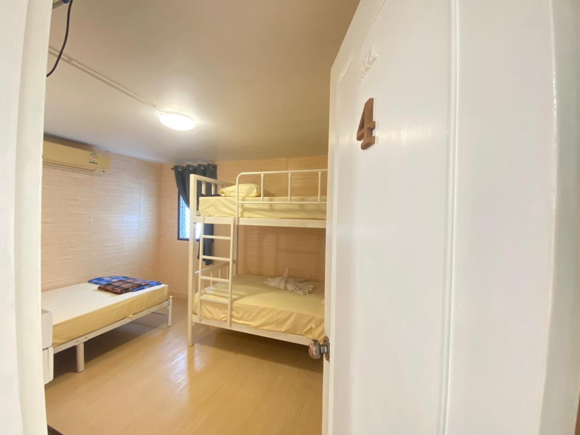 Steve Lady Hostel Bangkok Exterior photo