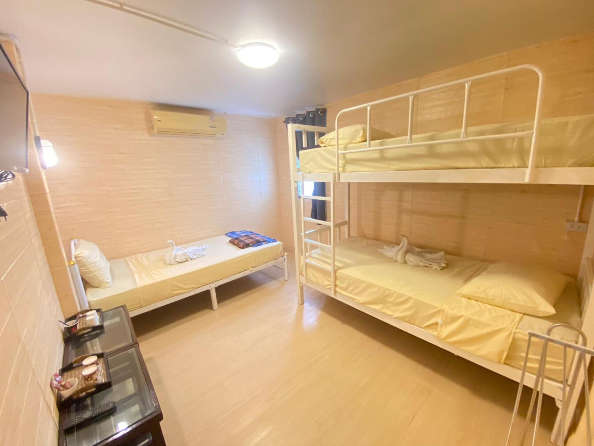 Steve Lady Hostel Bangkok Exterior photo